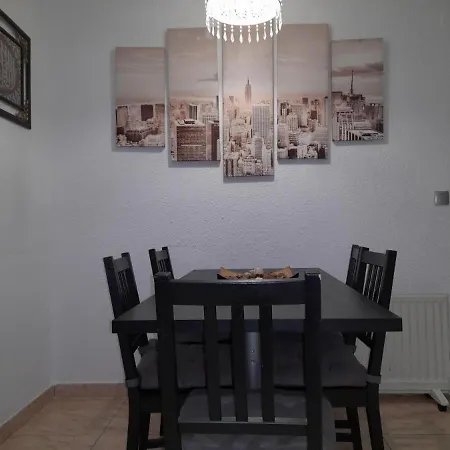 House Close To Airport Appartement El Prat de Llobregat